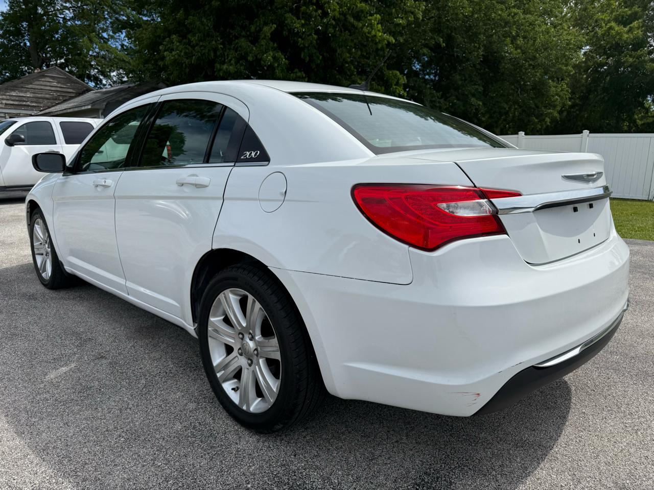 Chrysler 200 LX 2013