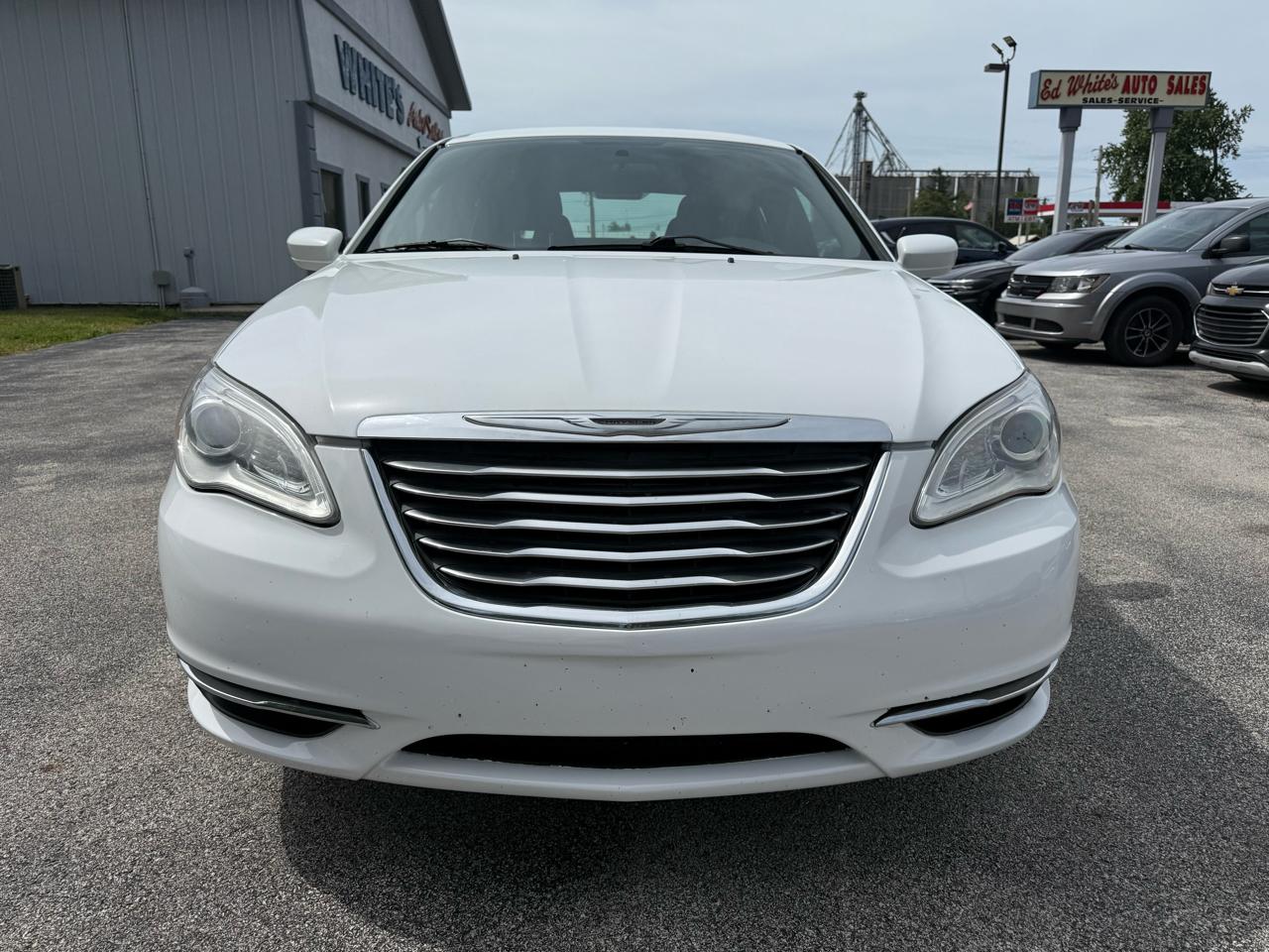 Chrysler 200 LX 2013