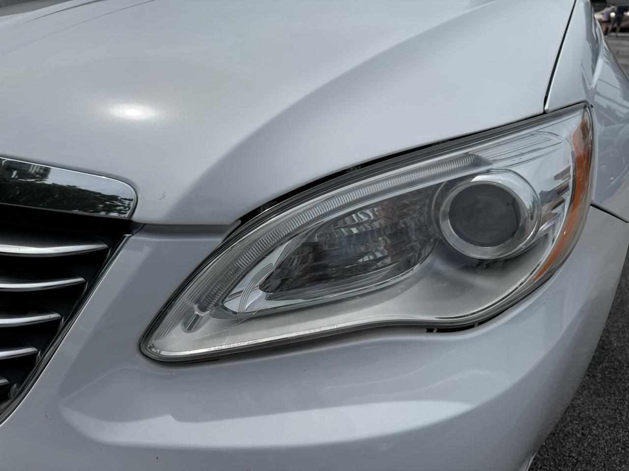 Chrysler 200 LX 2013