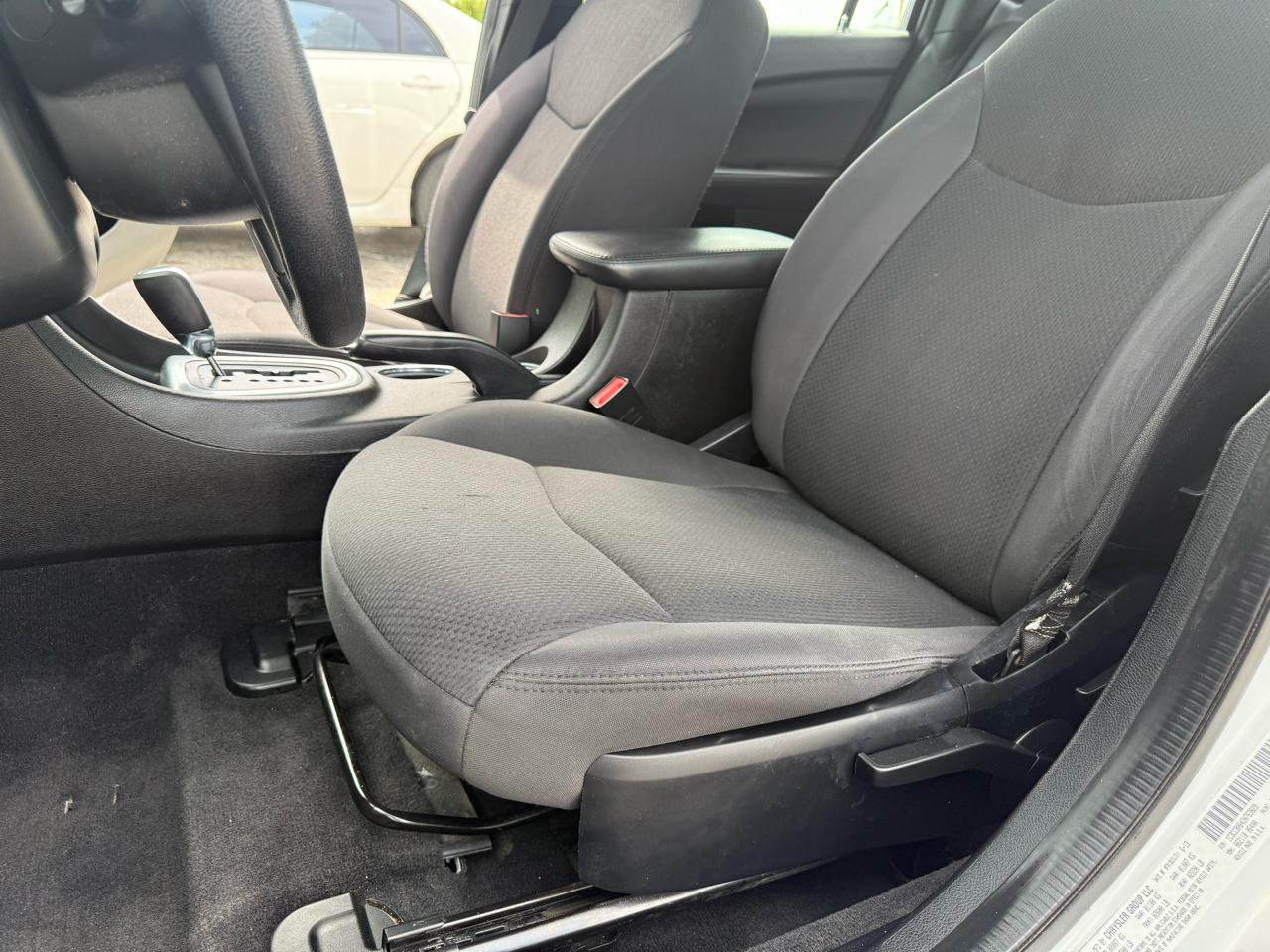 Chrysler 200 LX 2013