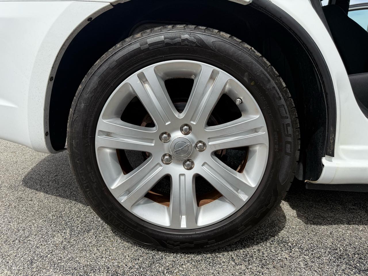 Chrysler 200 LX 2013