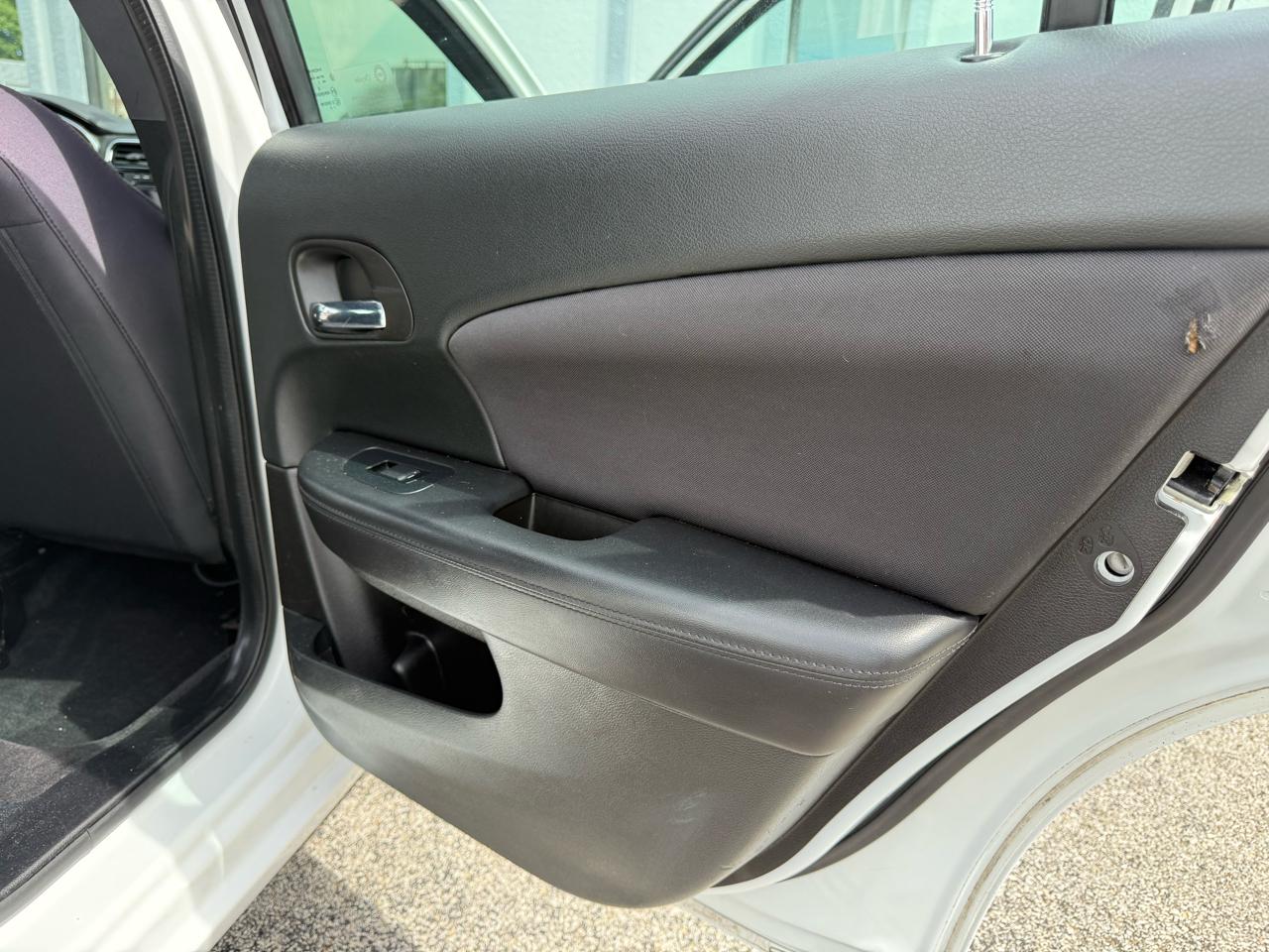 Chrysler 200 LX 2013