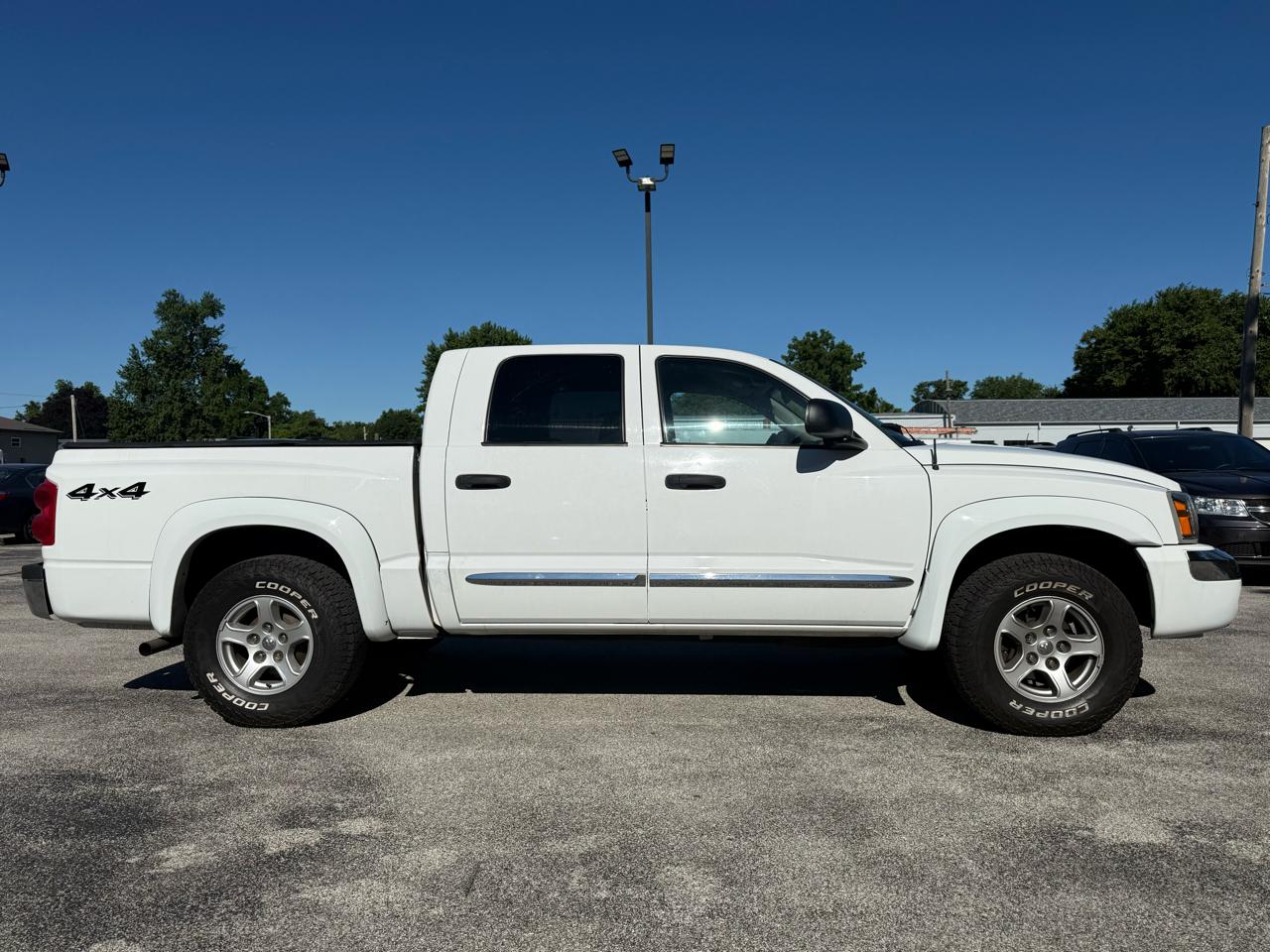 Dodge Dakota Laramie Quad Cab 4WD 2005