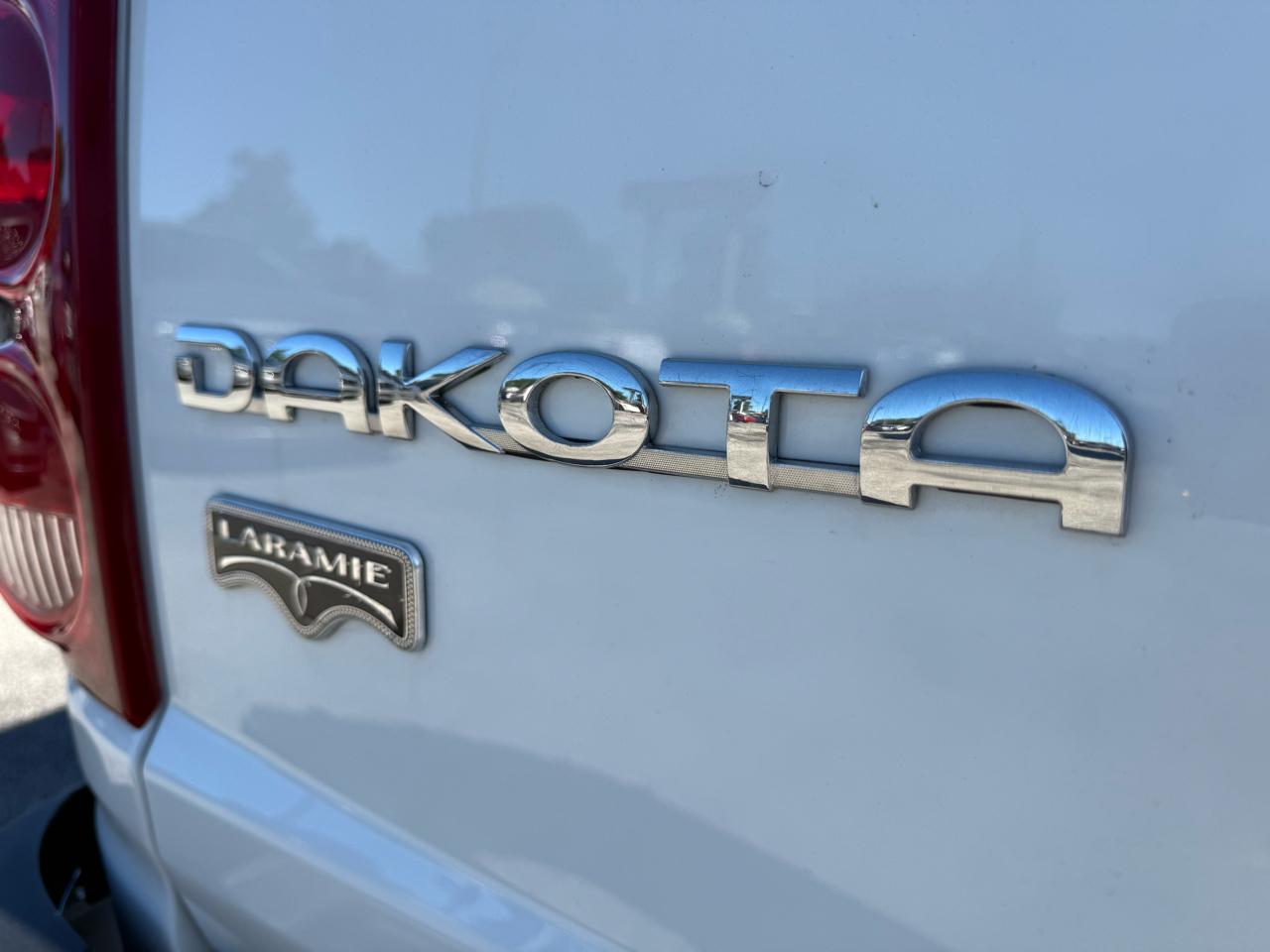 Dodge Dakota Laramie Quad Cab 4WD 2005