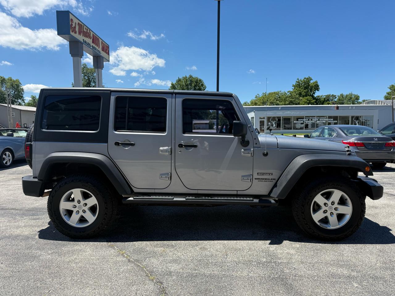 Jeep Wrangler Unlimited Sport 4WD 2014