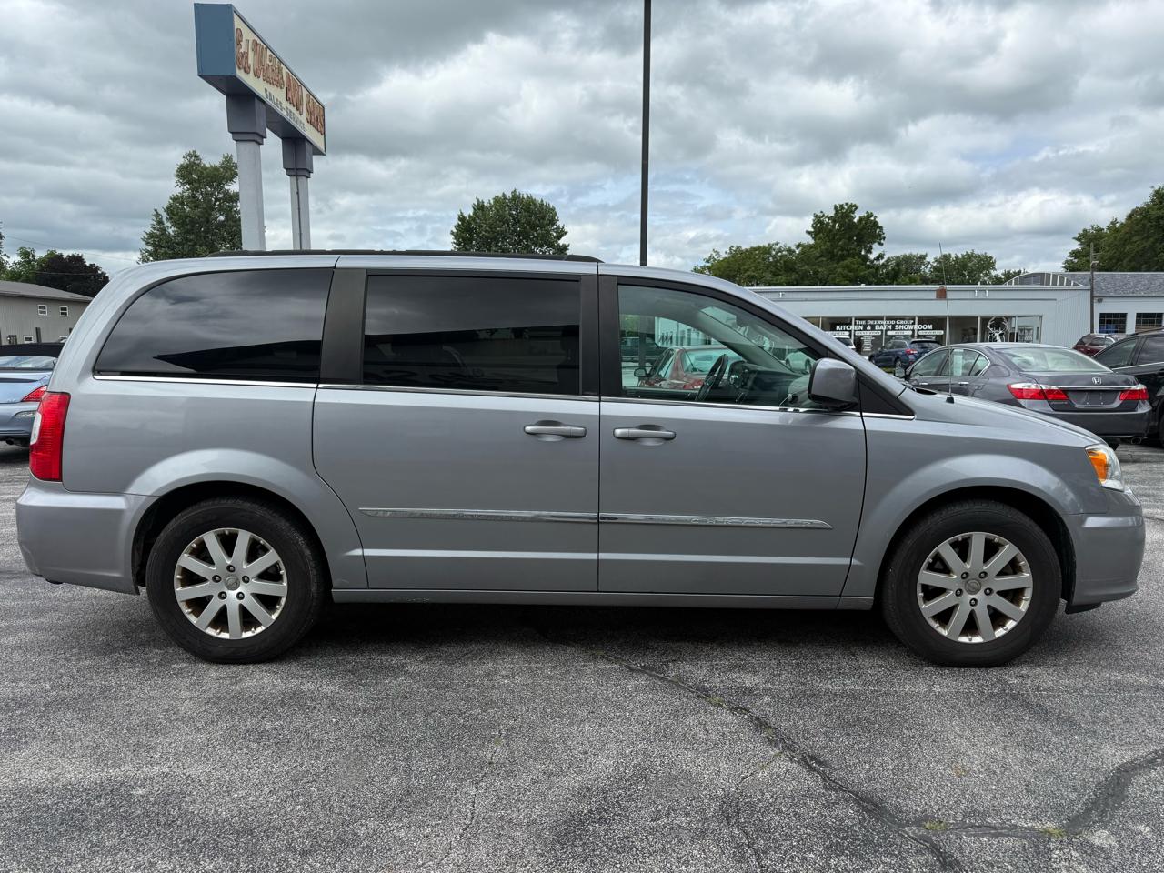 Chrysler Town & Country Touring 2013