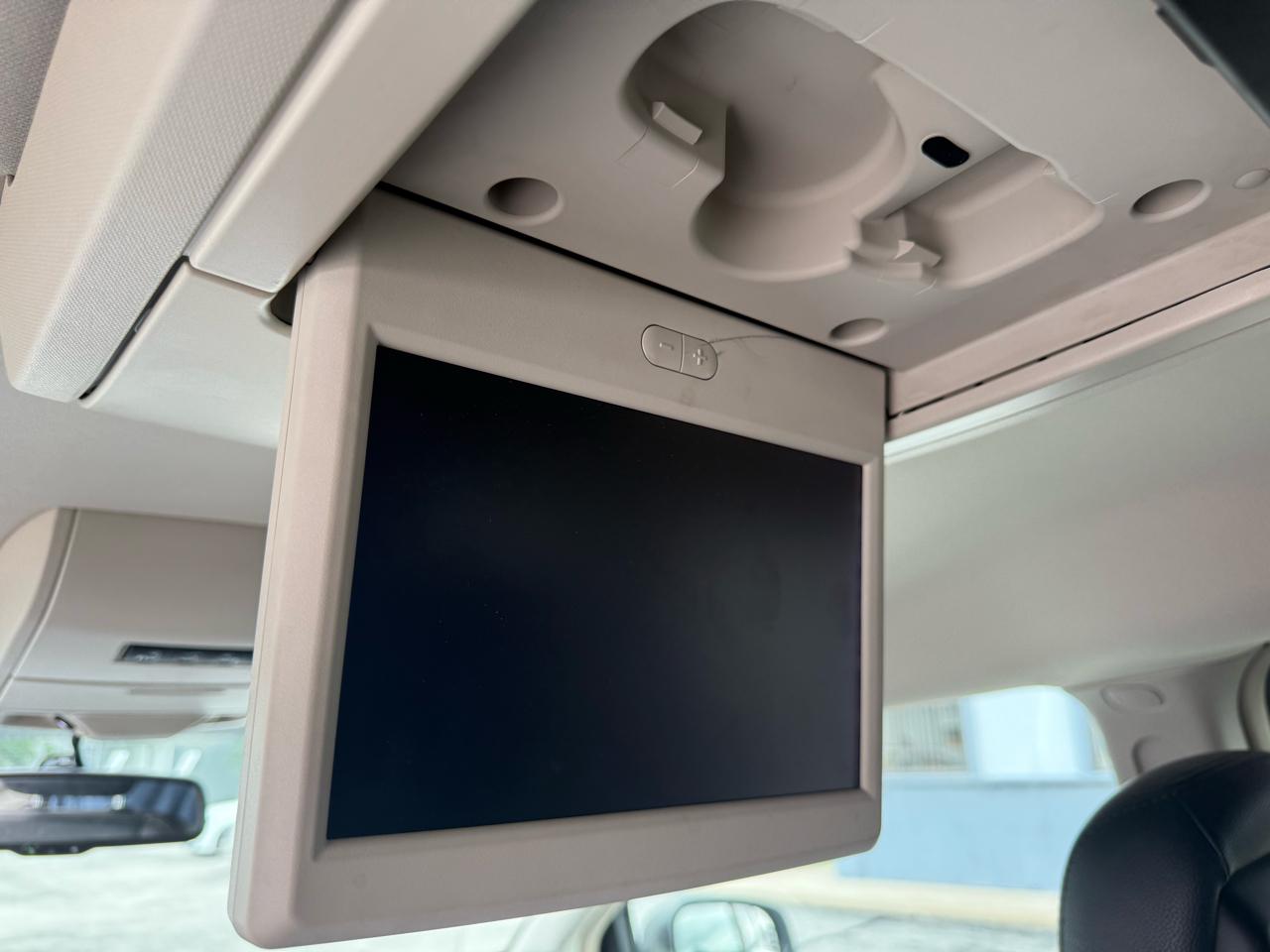 Chrysler Town & Country Touring 2013