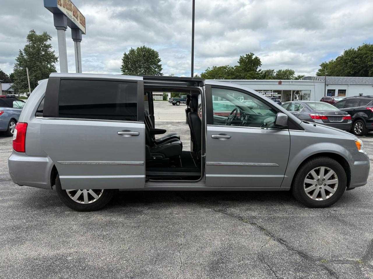 Chrysler Town & Country Touring 2013