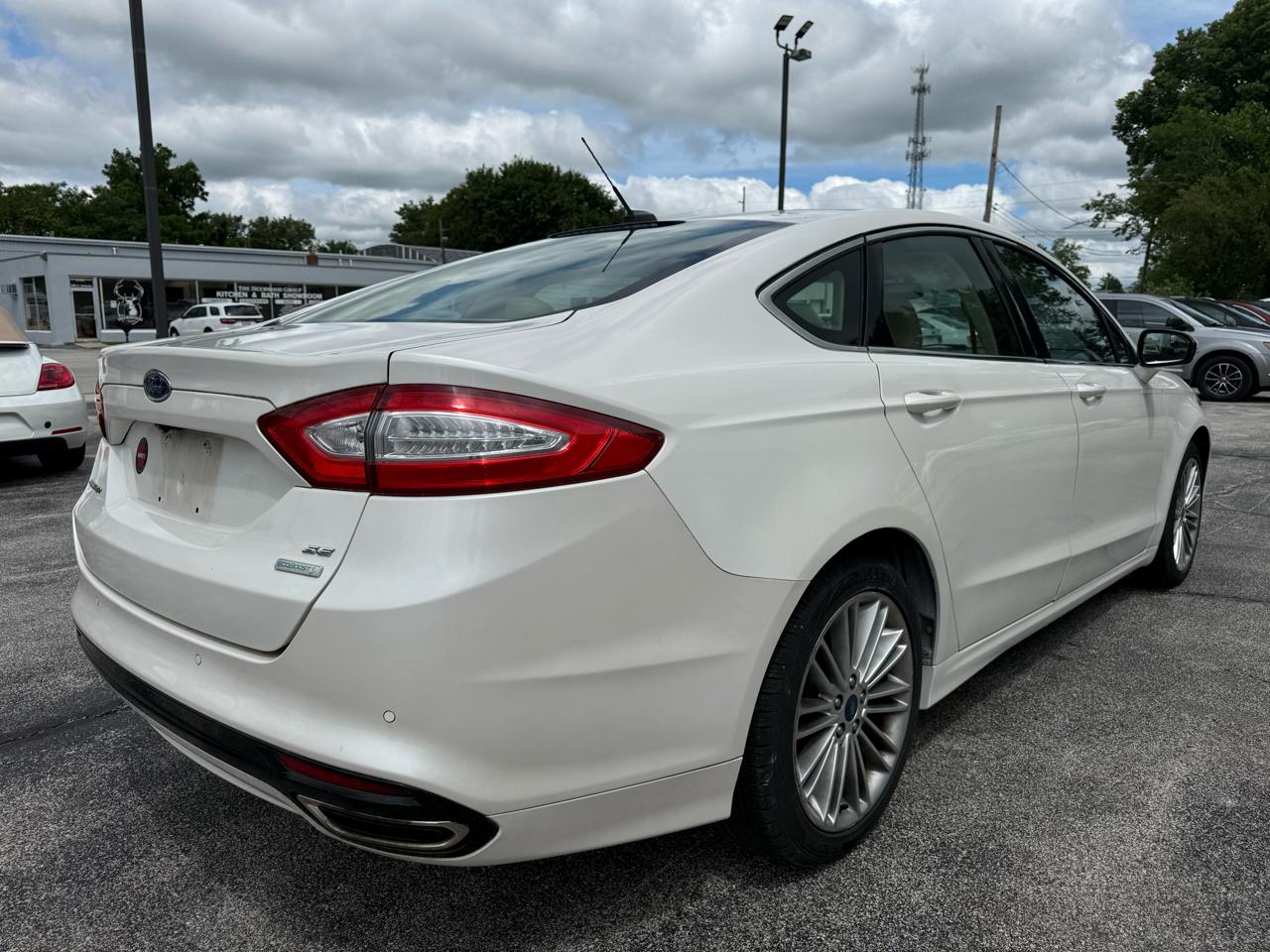 Ford Fusion SE 2015