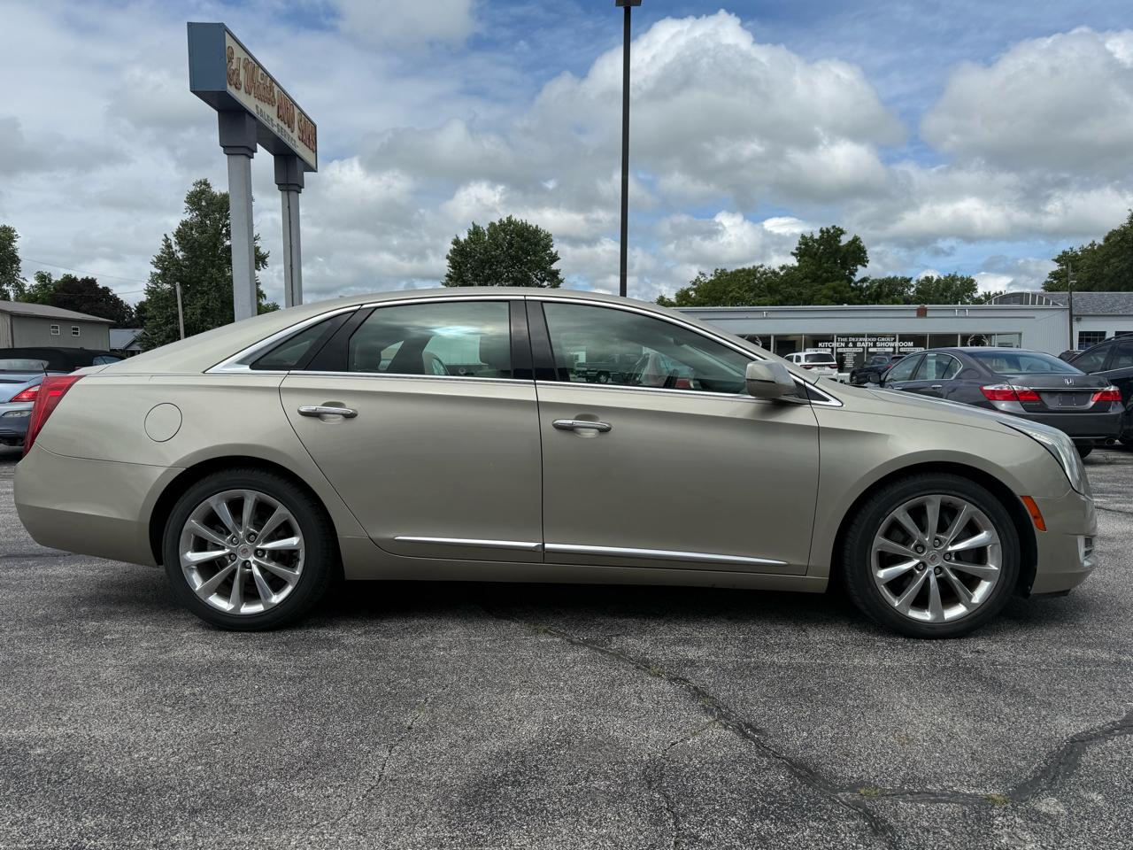 Cadillac XTS Luxury 2013
