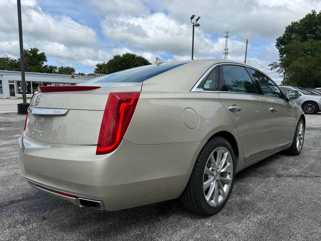 Cadillac XTS Luxury 2013