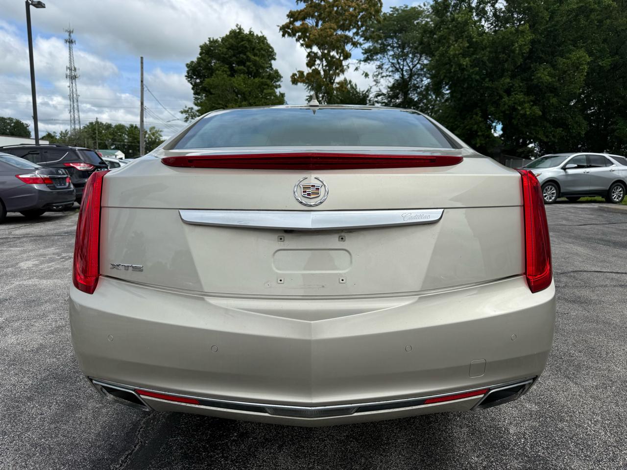 Cadillac XTS Luxury 2013