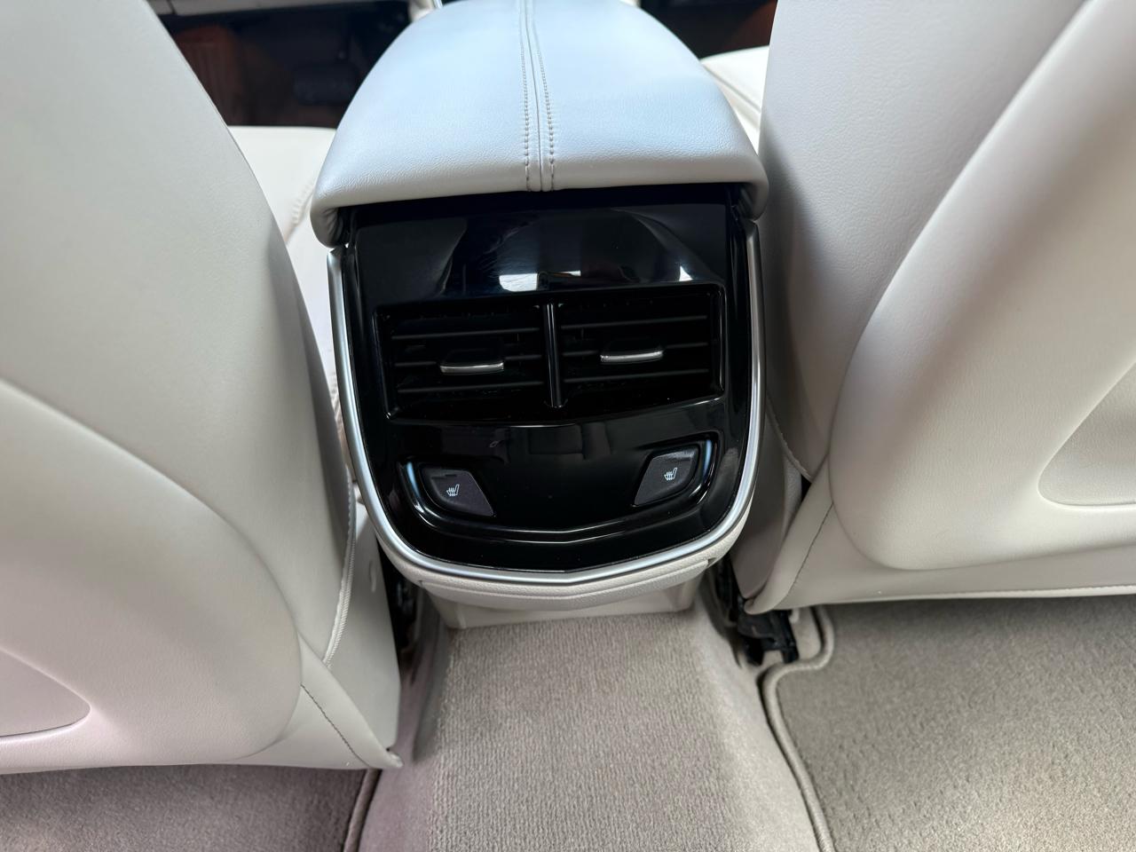 Cadillac XTS Luxury 2013