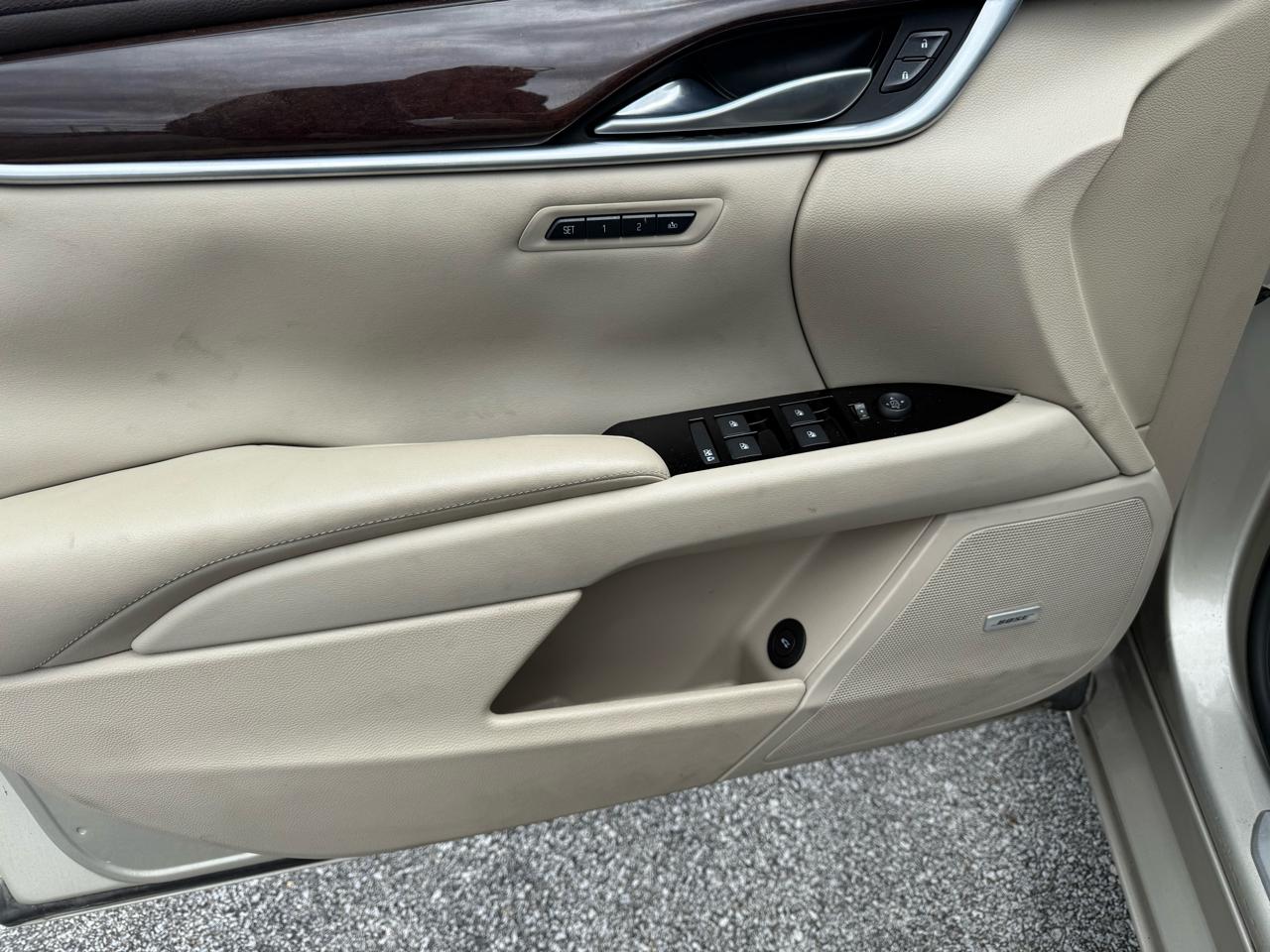 Cadillac XTS Luxury 2013