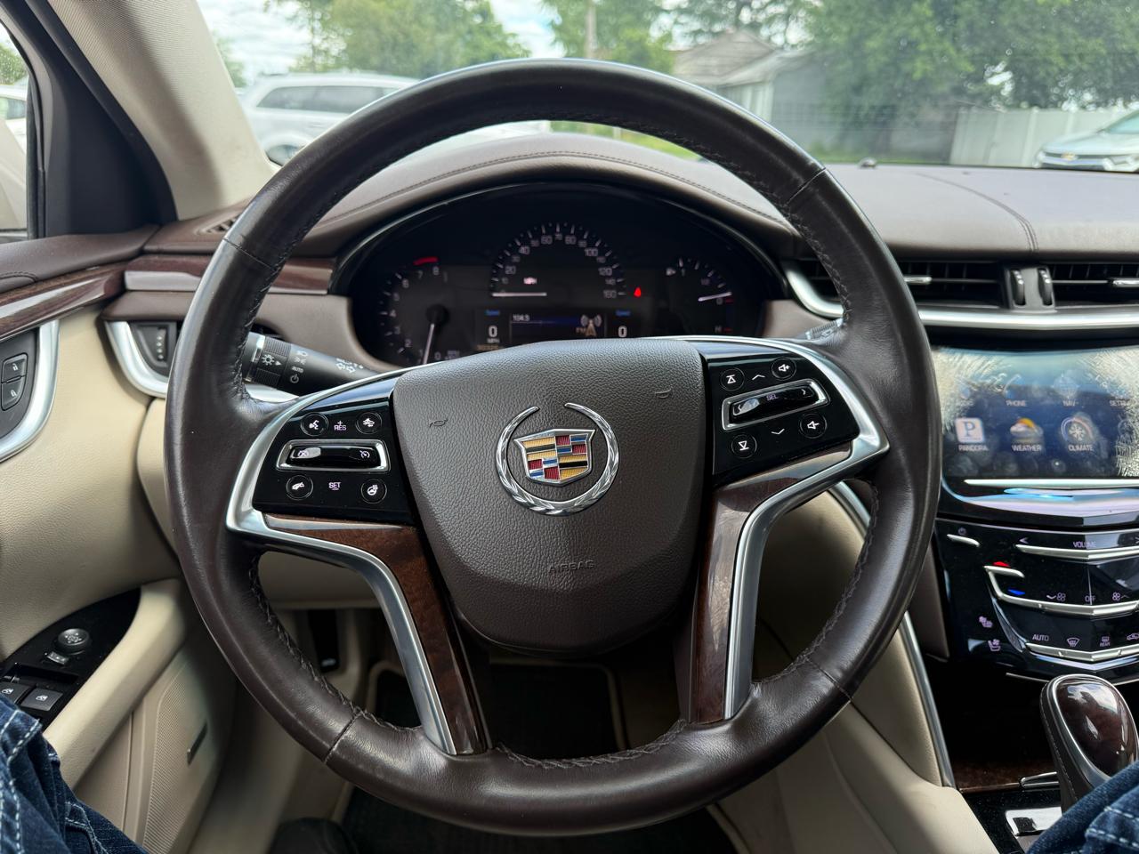 Cadillac XTS Luxury 2013