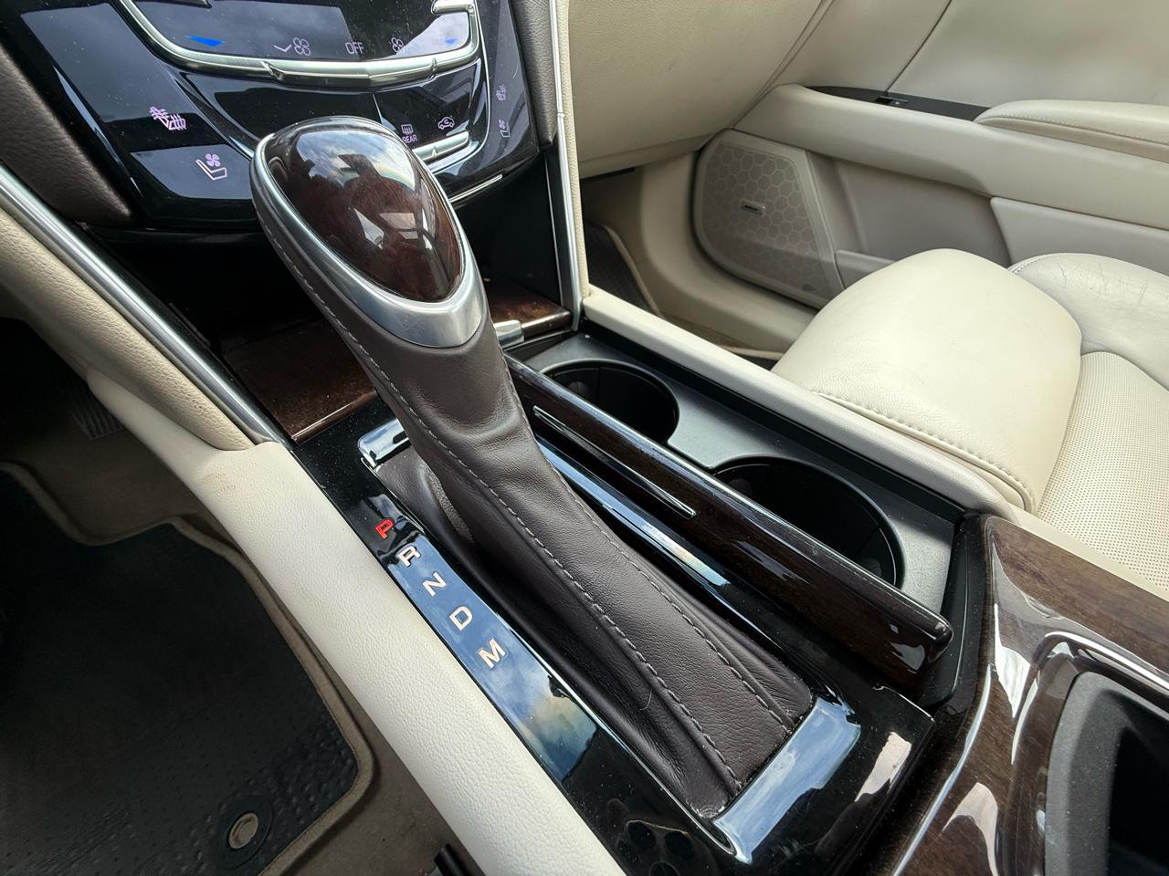 Cadillac XTS Luxury 2013