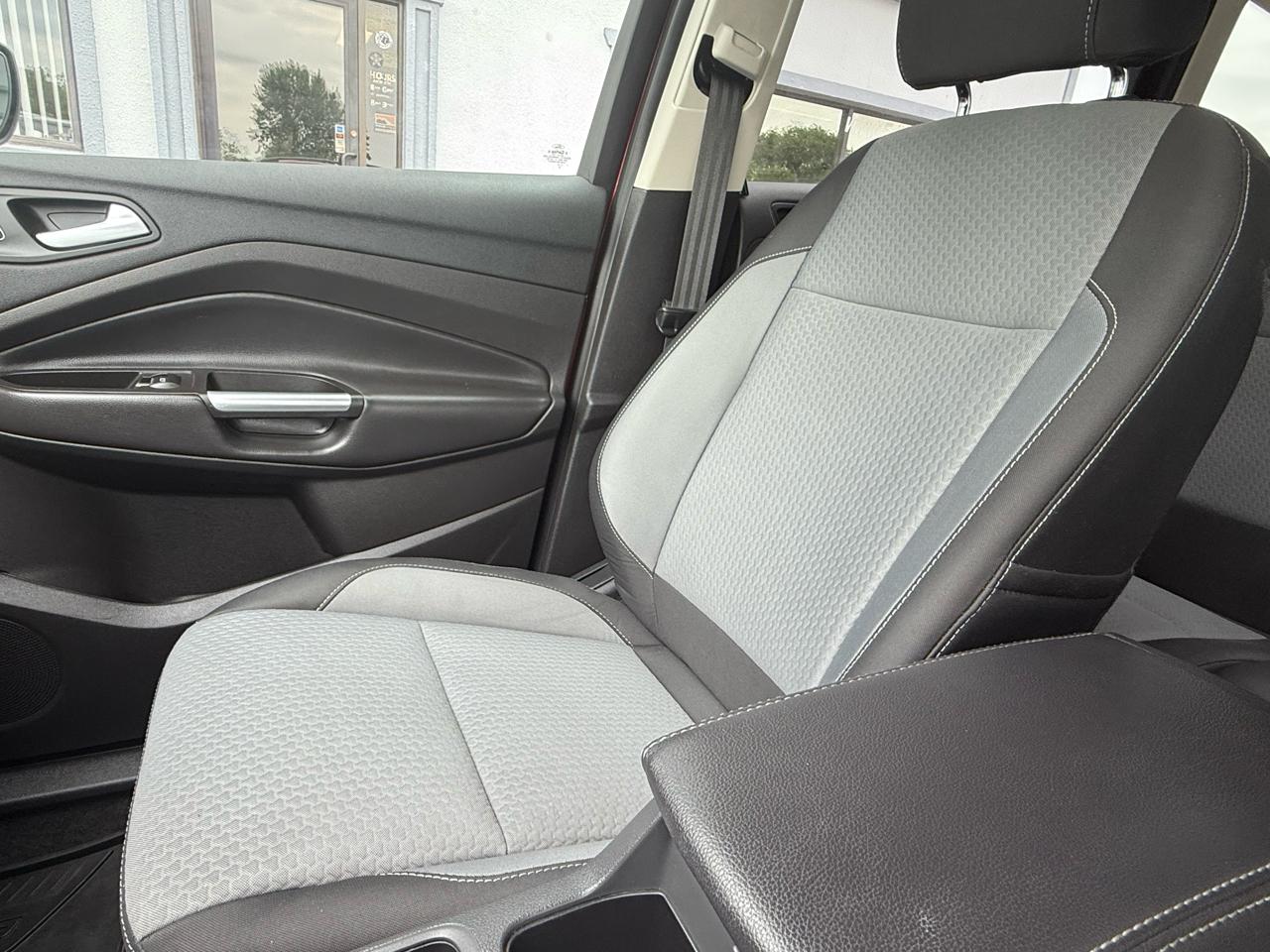 Ford Escape SE FWD 2017