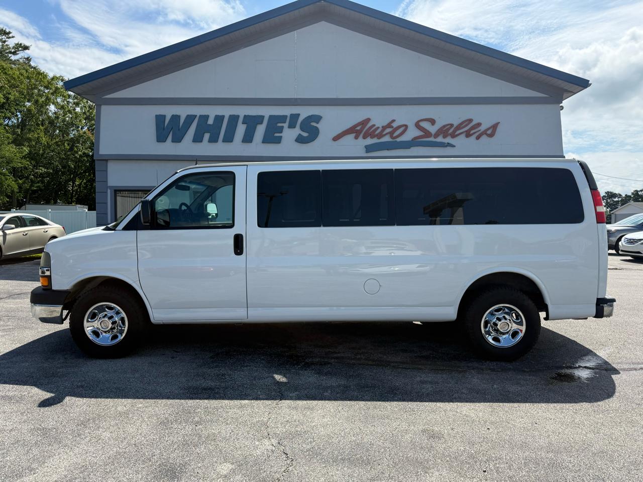 Chevrolet Express LT 3500 Extended 2011