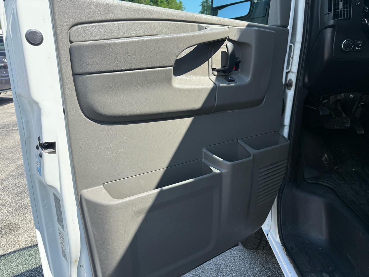 Chevrolet Express LT 3500 Extended 2011