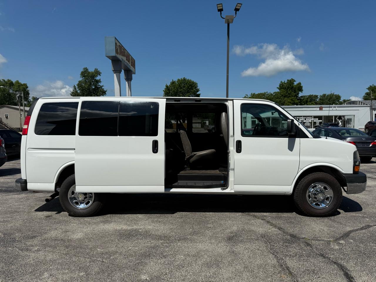 Chevrolet Express LT 3500 Extended 2011
