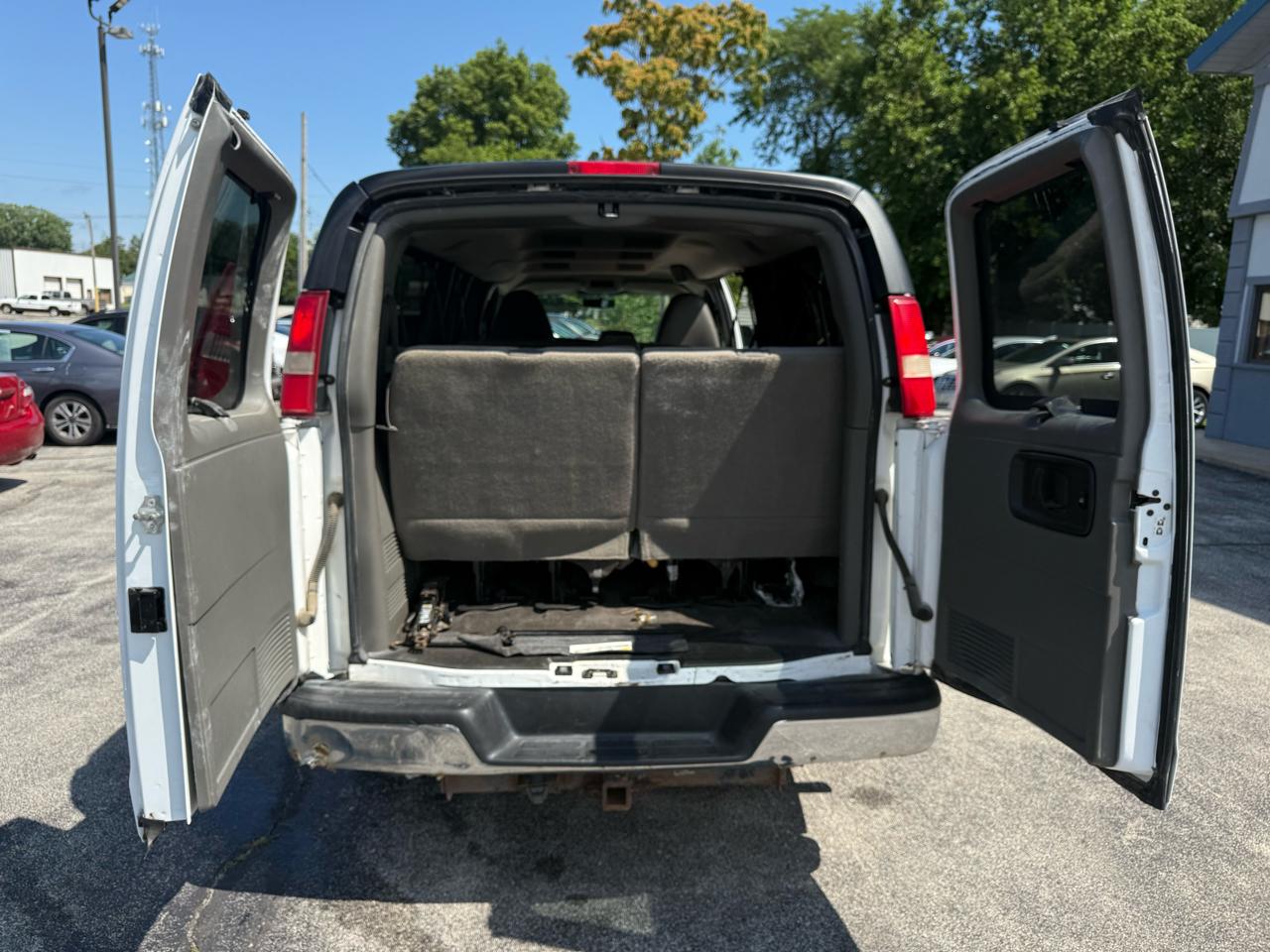 Chevrolet Express LT 3500 Extended 2011