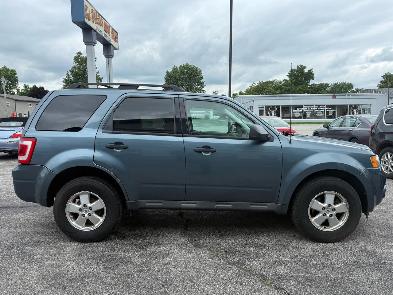 Ford Escape XLT FWD 2011