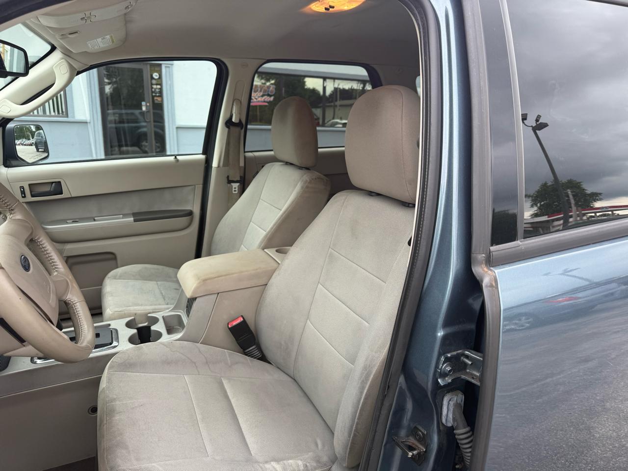 Ford Escape XLT FWD 2011