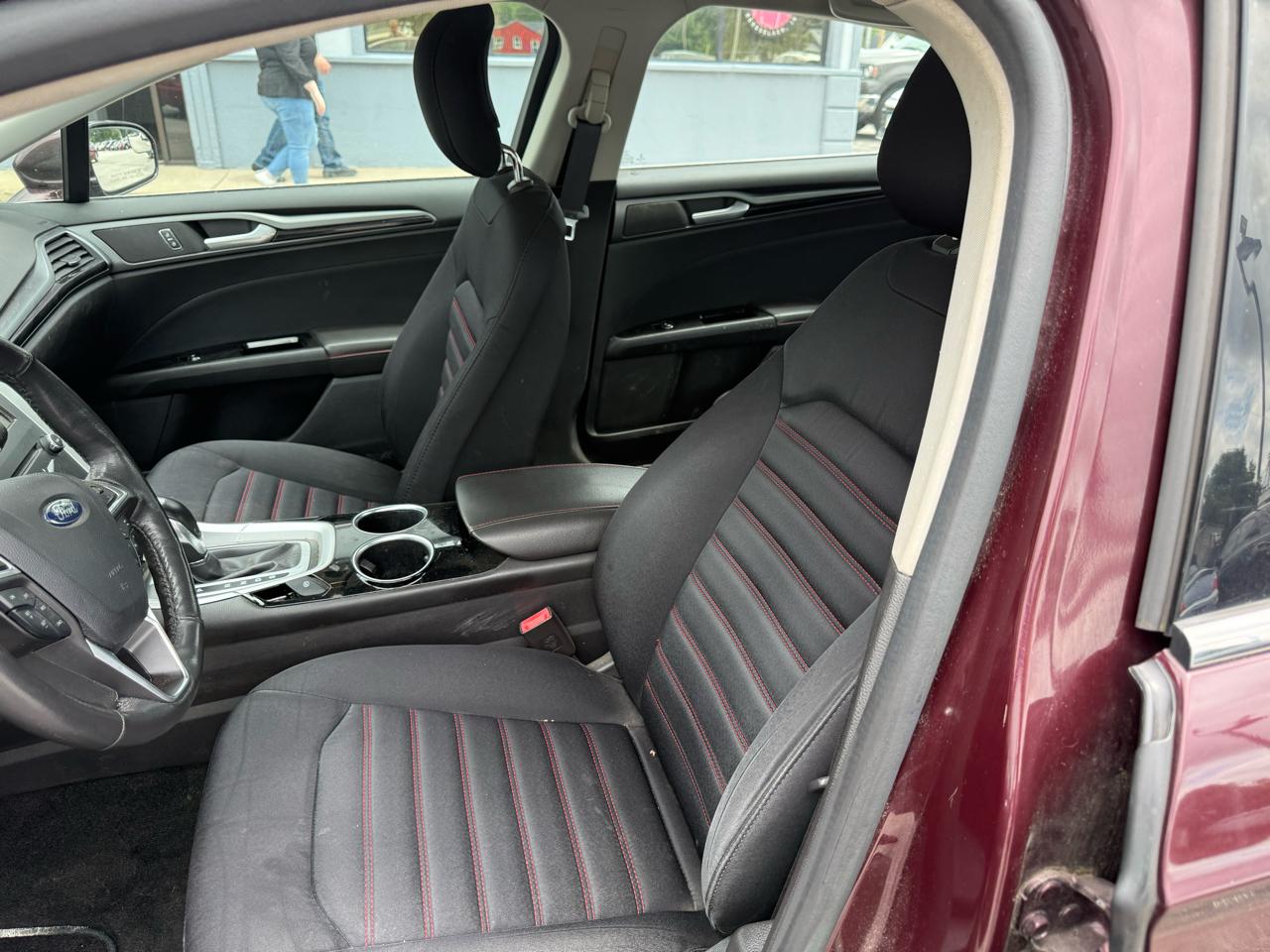 Ford Fusion SE 2013