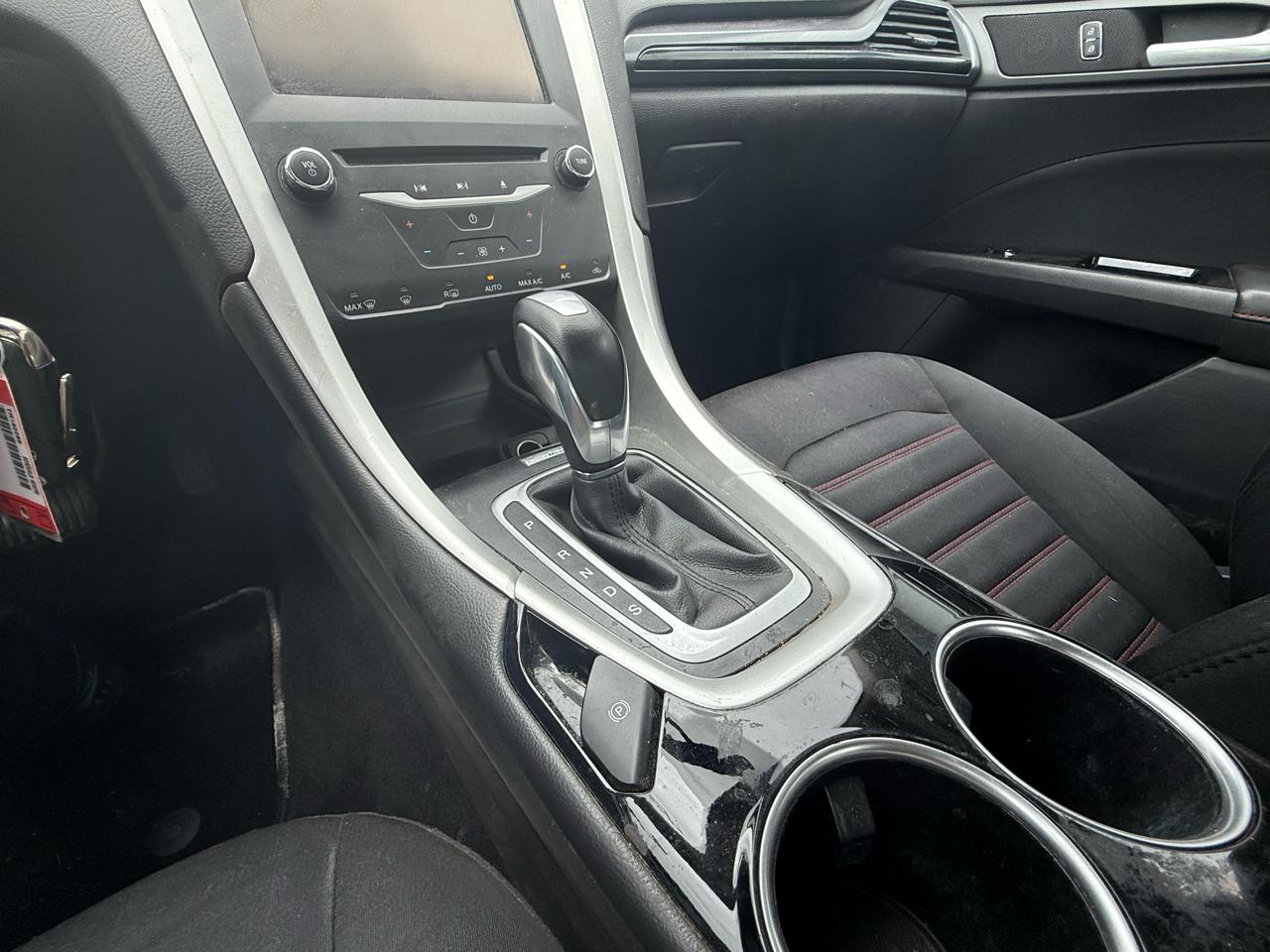 Ford Fusion SE 2013