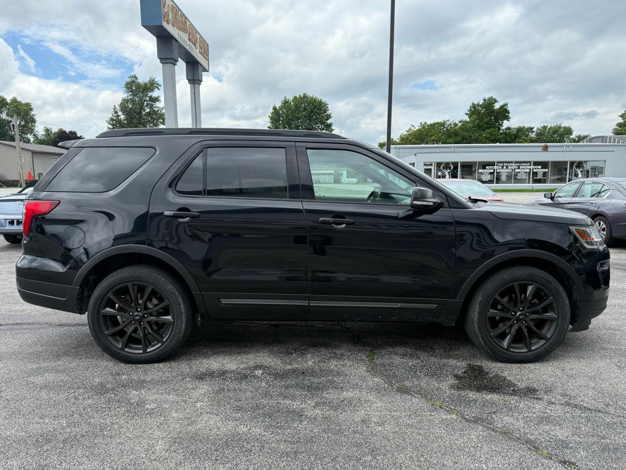 Ford Explorer XLT 4WD 2018