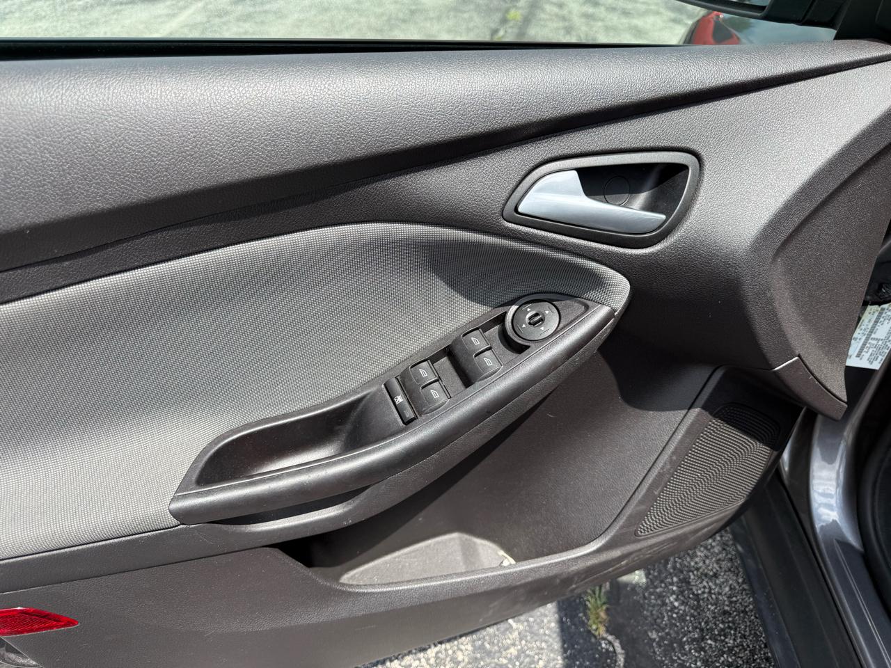 Ford Focus SE Sedan 2014