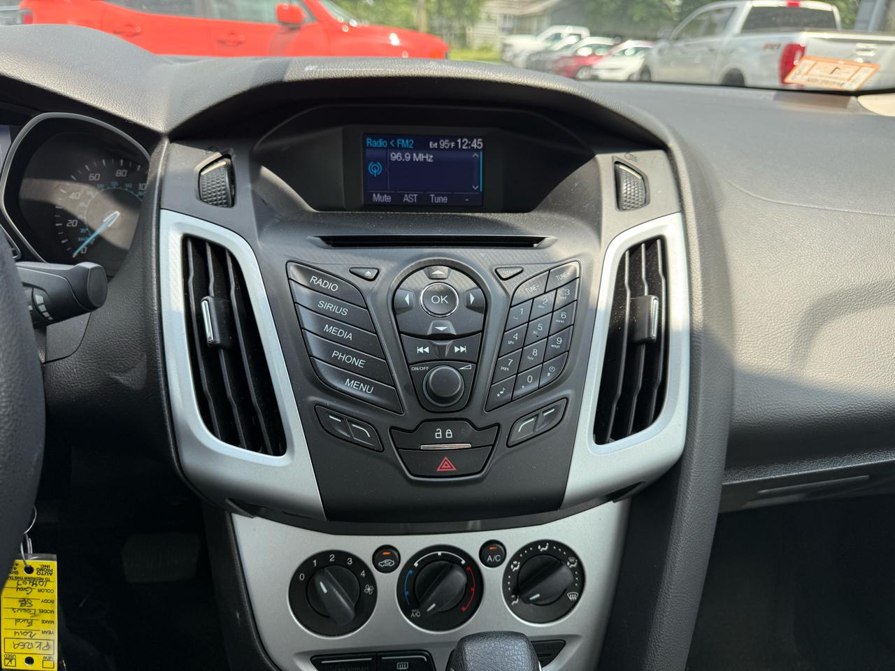 Ford Focus SE Sedan 2014