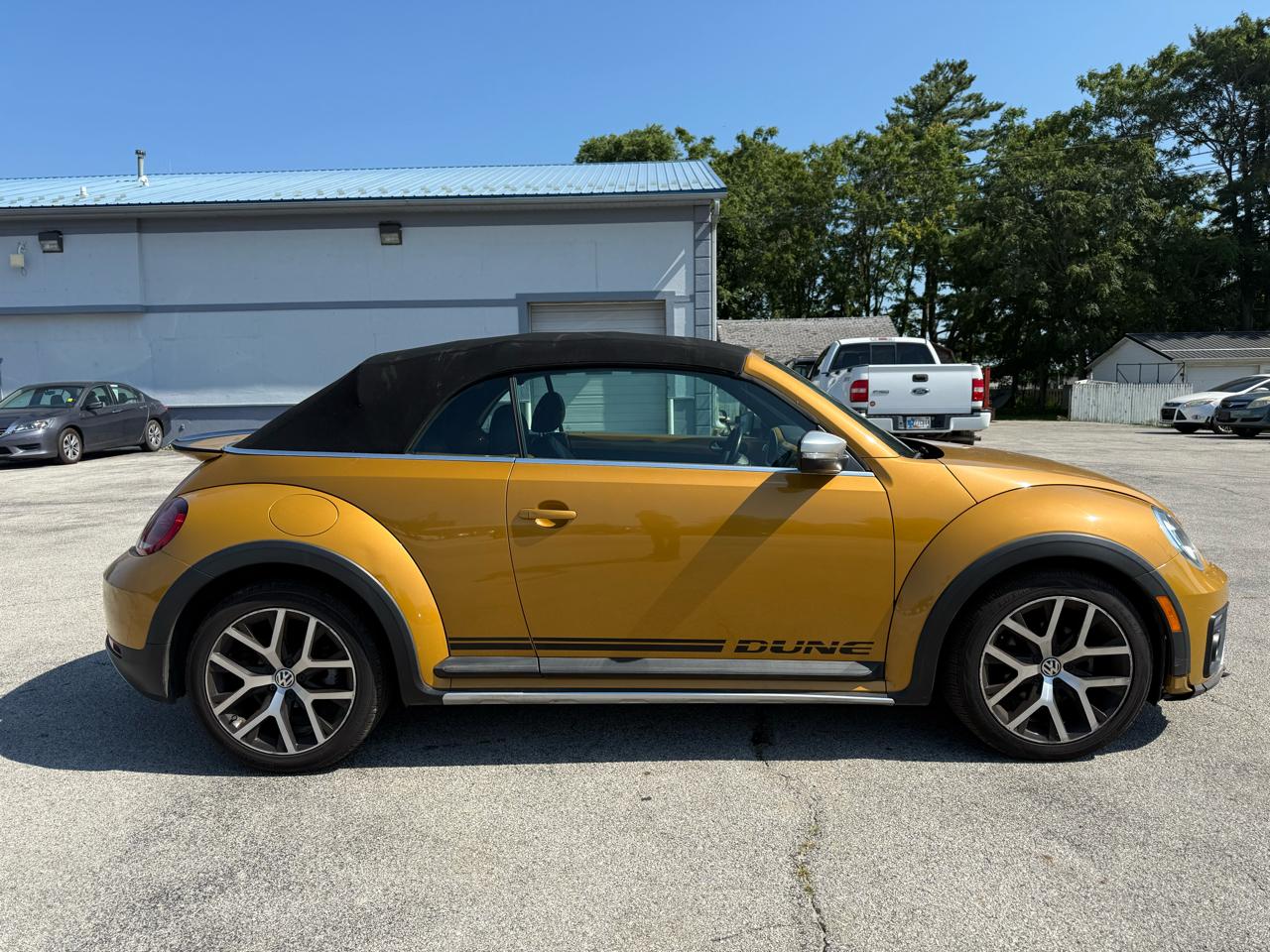 Volkswagen Beetle 1.8T Dune Convertible 2017