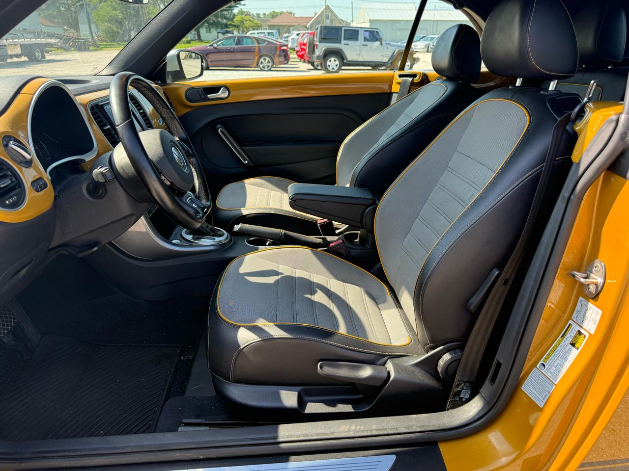 Volkswagen Beetle 1.8T Dune Convertible 2017