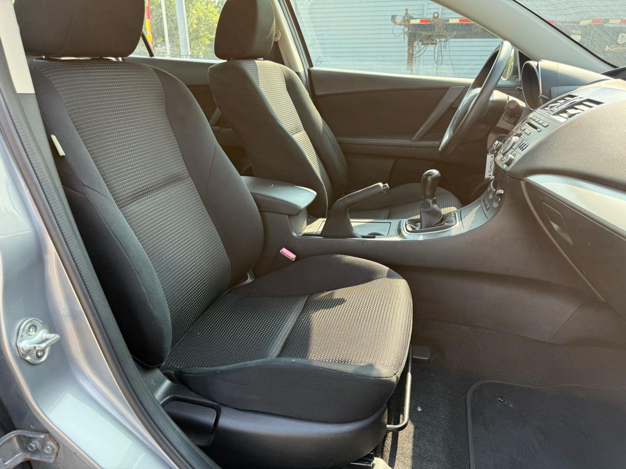 Mazda MAZDA3 i Sport 4-Door 2012