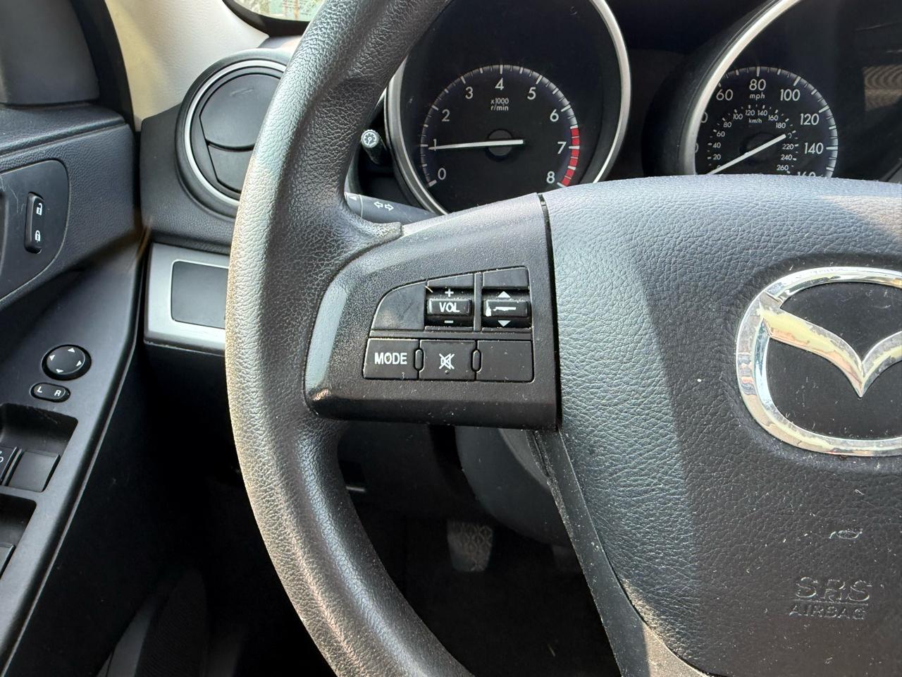 Mazda MAZDA3 i Sport 4-Door 2012