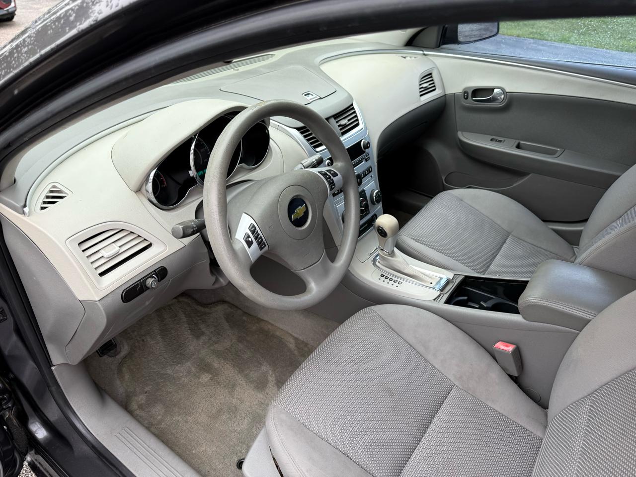Chevrolet Malibu LS 2012