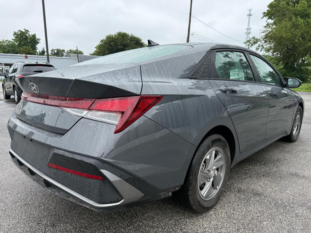 Hyundai Elantra SE 2025
