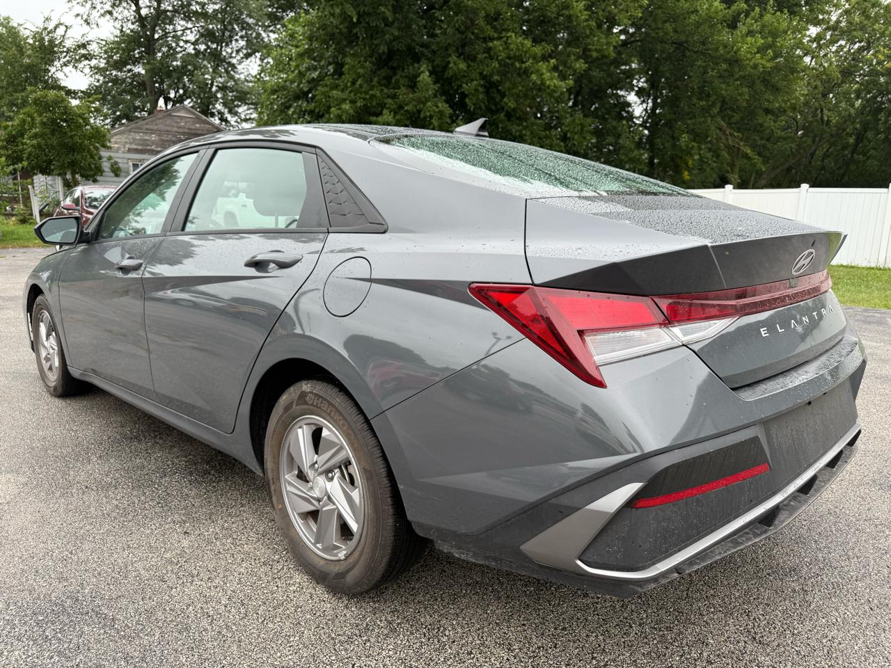 Hyundai Elantra SE 2025