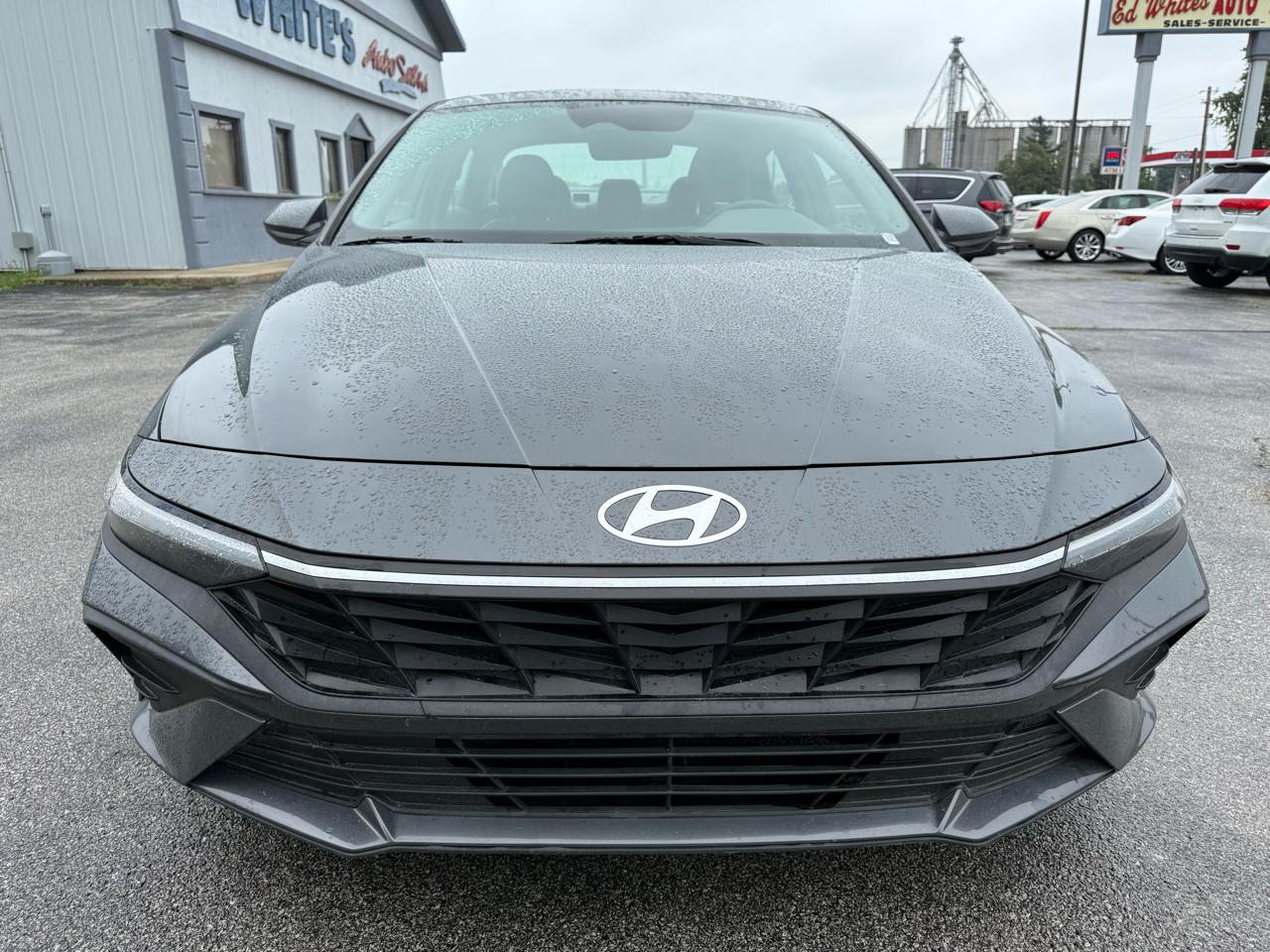 Hyundai Elantra SE 2025
