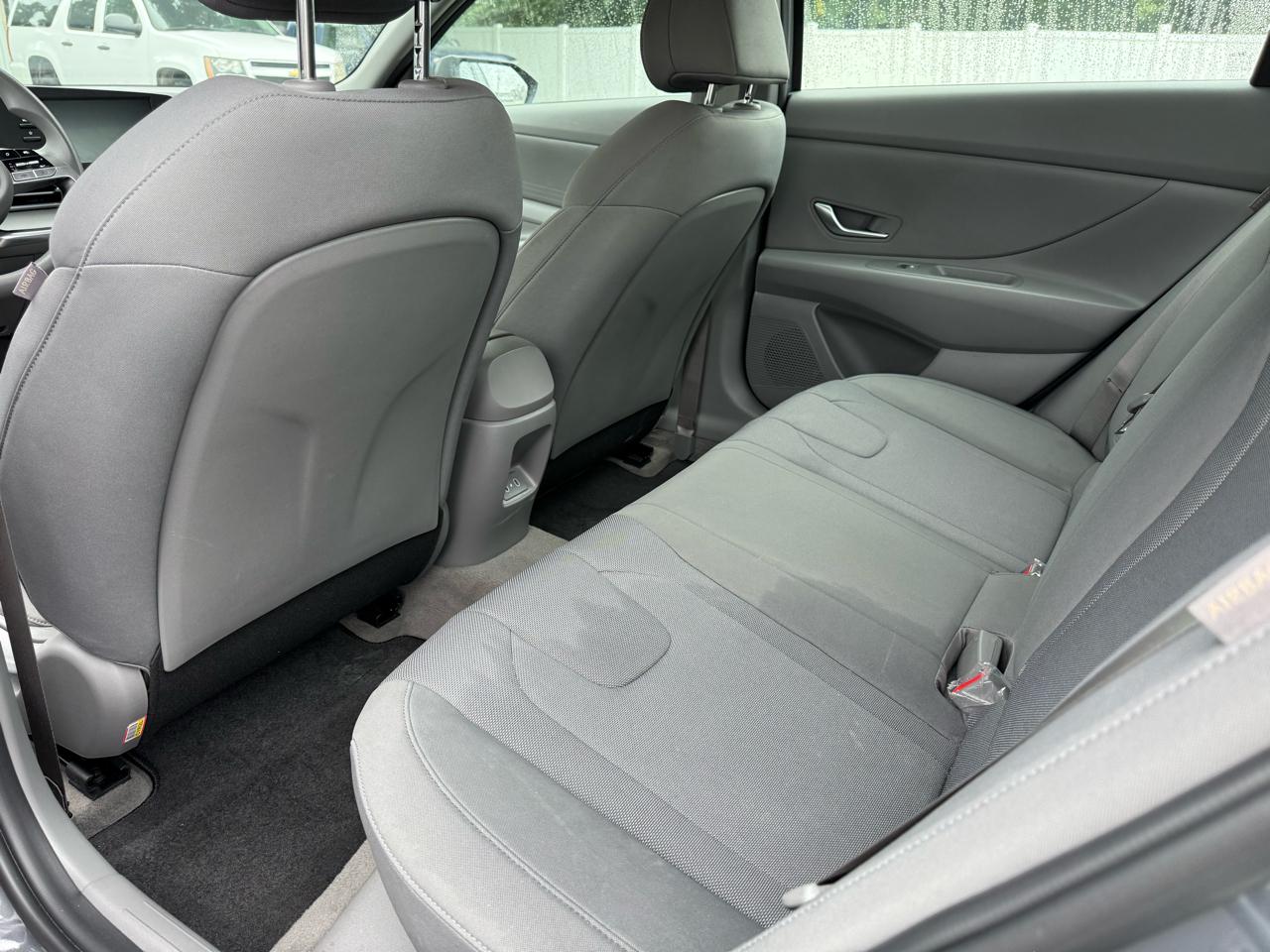 Hyundai Elantra SE 2025