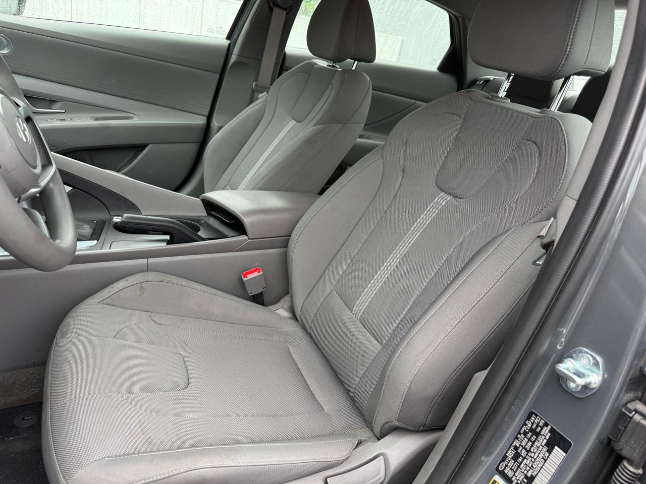 Hyundai Elantra SE 2025