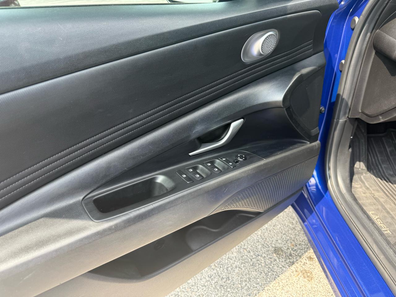 Hyundai Elantra SEL 2023