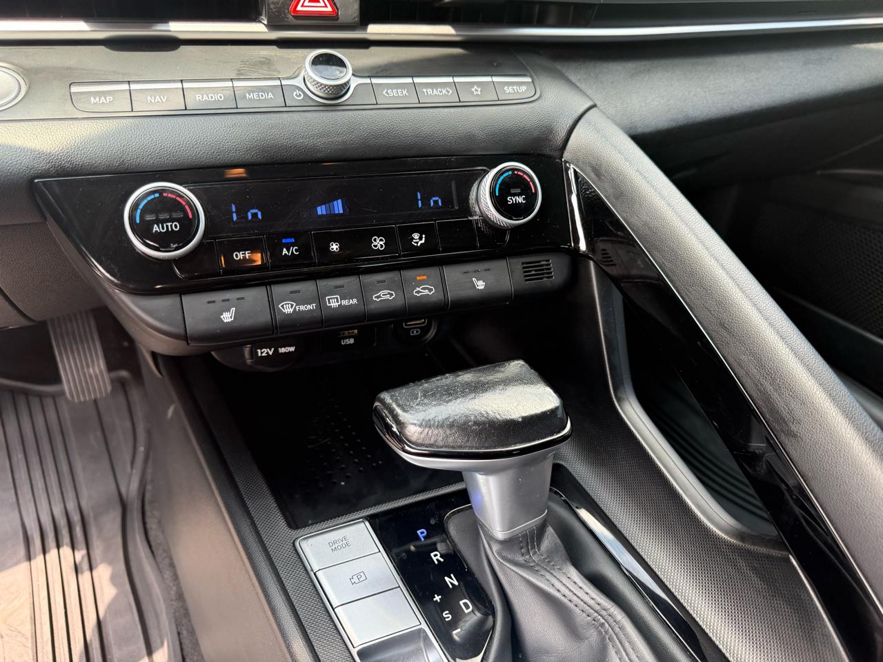 Hyundai Elantra SEL 2023