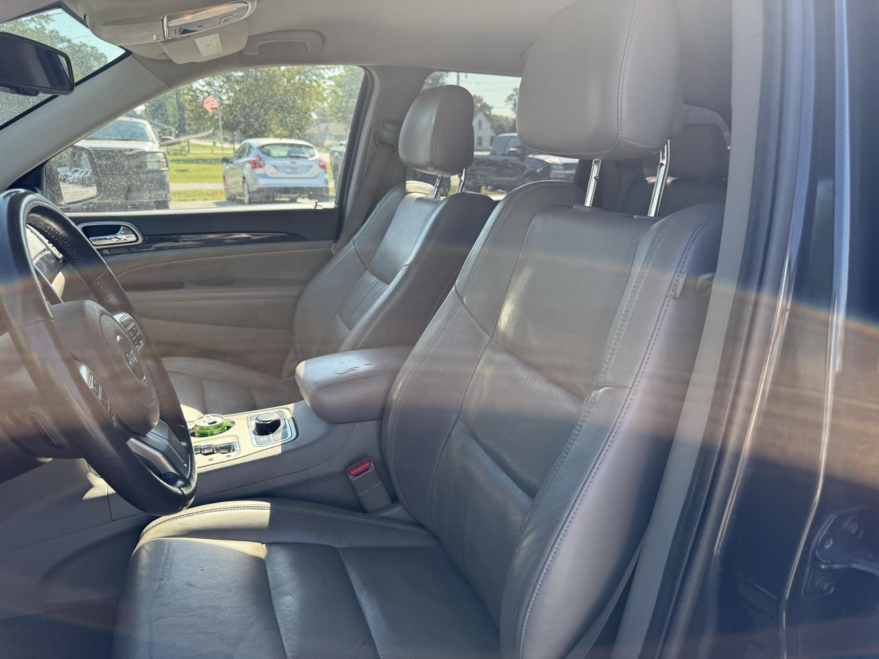 Jeep Grand Cherokee Laredo 4WD 2011