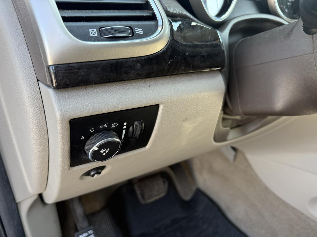 Jeep Grand Cherokee Laredo 4WD 2011