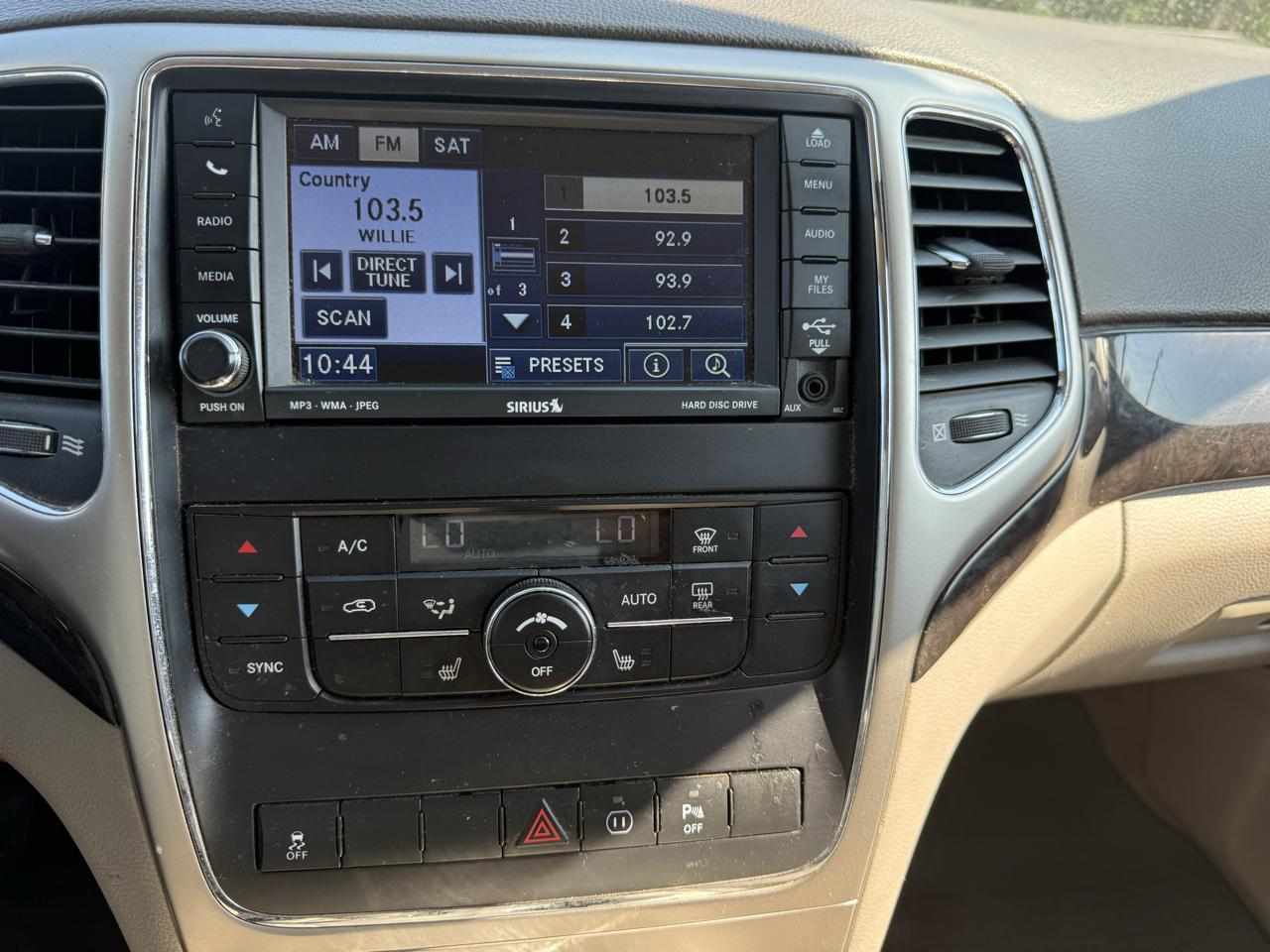 Jeep Grand Cherokee Laredo 4WD 2011