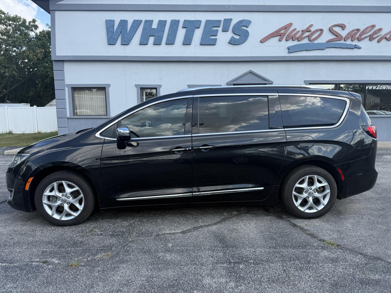 Chrysler Pacifica Limited 2017