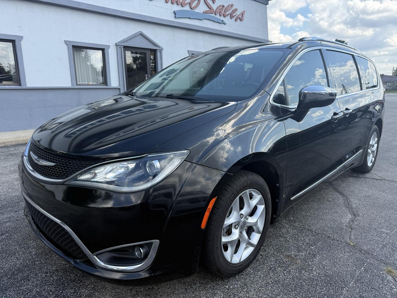 Chrysler Pacifica Limited 2017