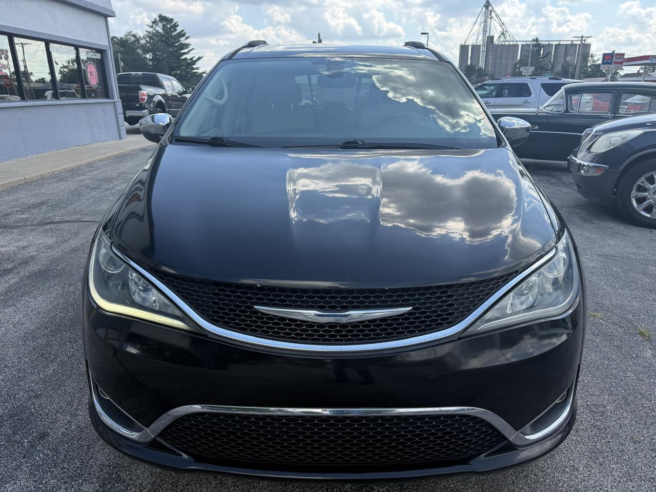 Chrysler Pacifica Limited 2017
